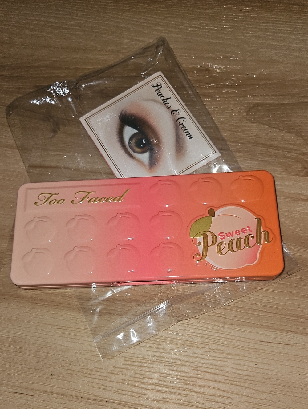 Too Faced Sweet Peach Palette - Peach, Coral, Pink Gradient
